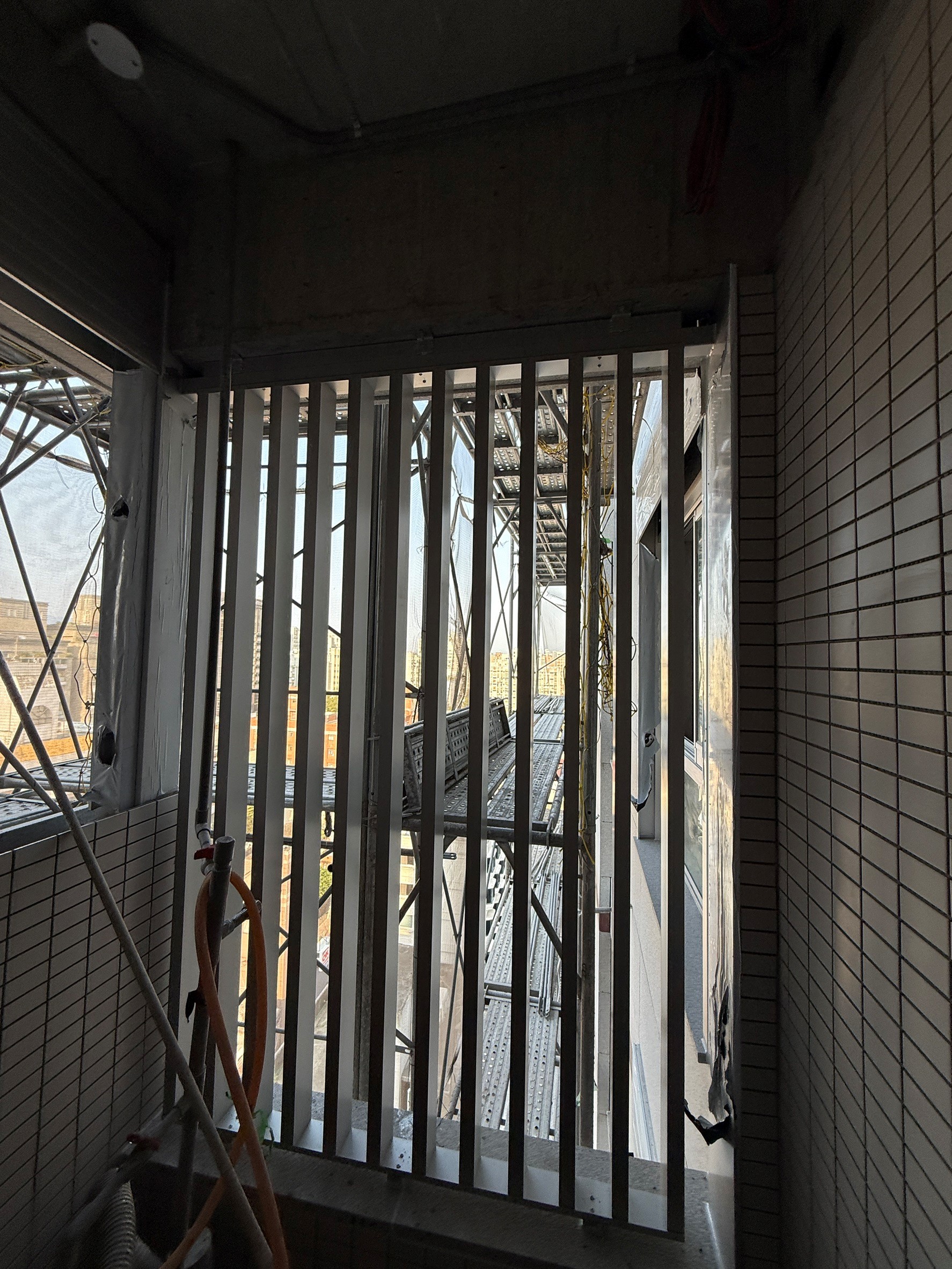 璞園樸園 A棟-10F 工陽隔柵安裝