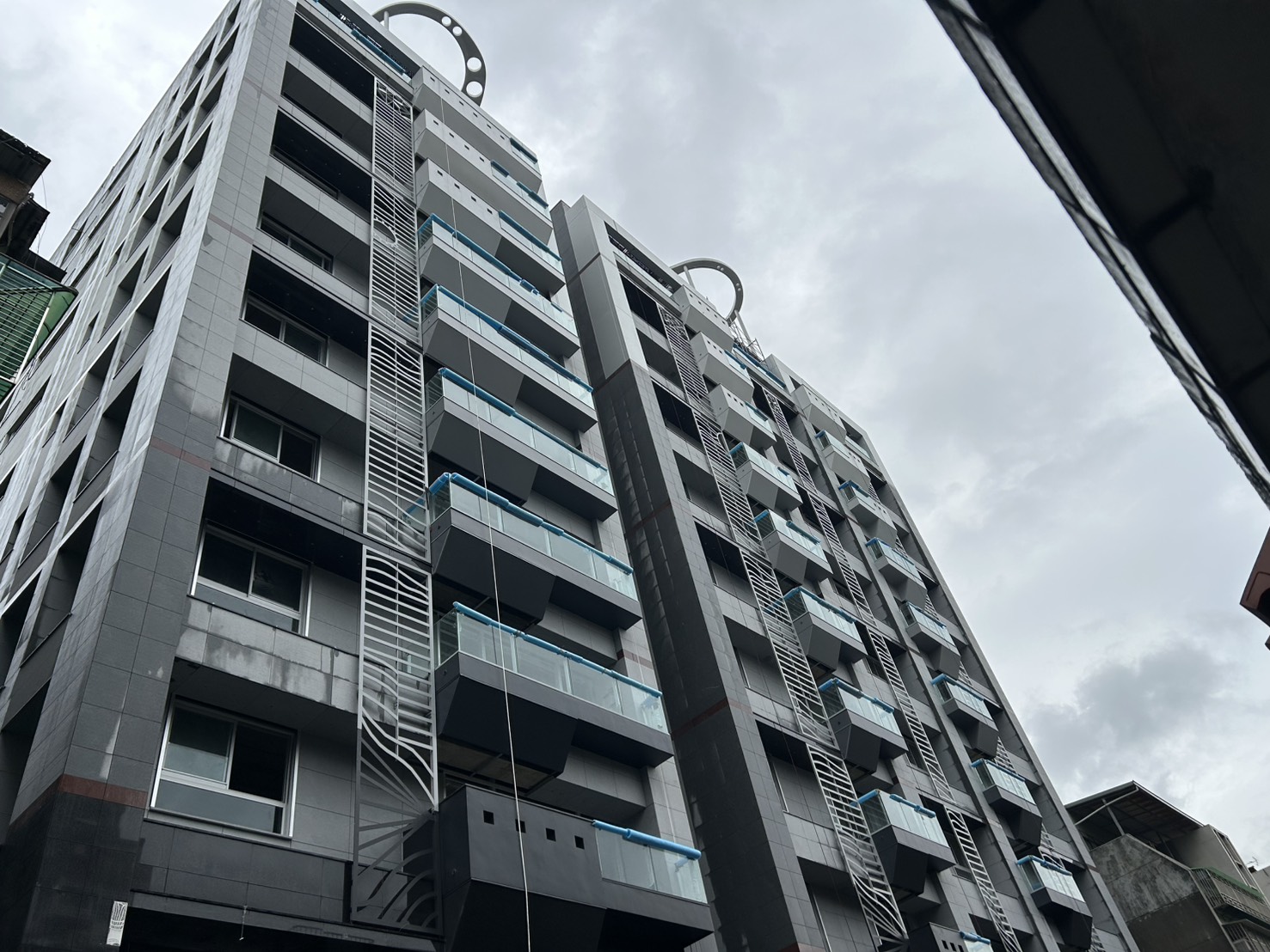璞園樸園 2025.04.28 南側外牆拆架
