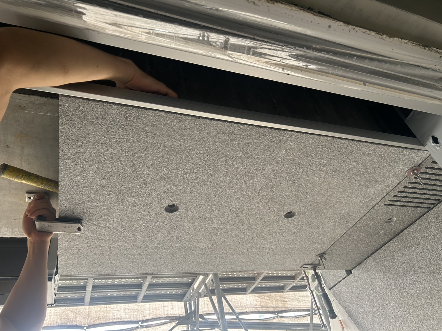 璞園樸園 A棟-6F南側外牆石材安裝