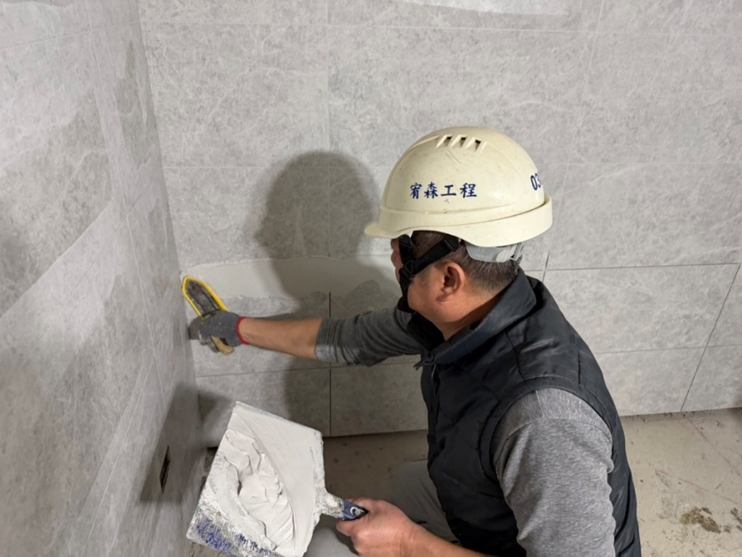 璞園畾畾青 2026.01.14 A棟6F廚房壁磚抹縫施作