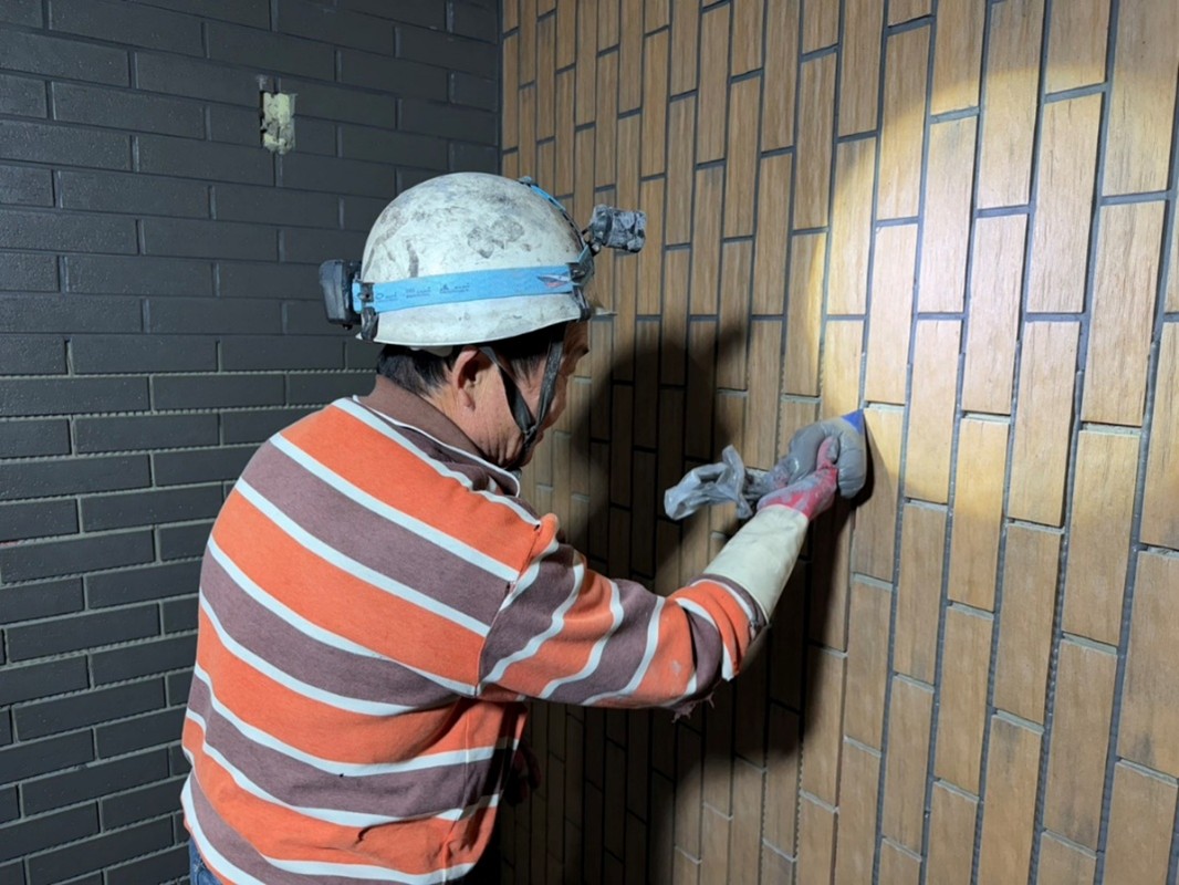 璞園畾畾青 2026.01.24 A棟第二階段外牆磚勾縫施作