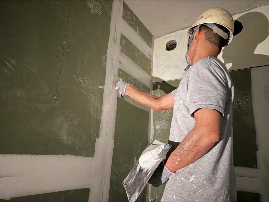 璞園畾畾青 2025.11.03 A棟6F牆面批土