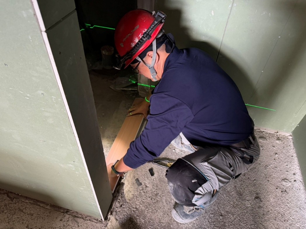 璞園畾畾青 2025.12.06 A棟10F浴室門檻安裝