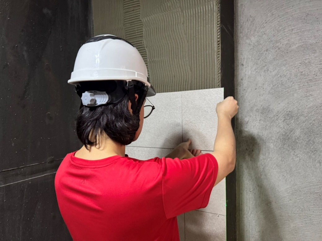 璞園畾畾青 2025.05.30 A棟3F浴室壁磚施作