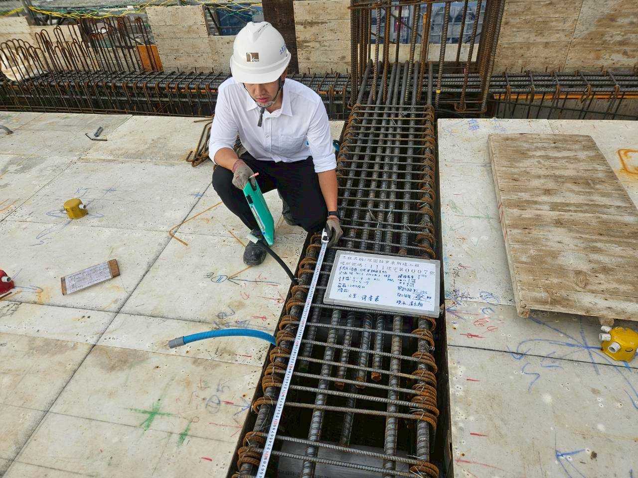 璞園喆里東 11F 梁筋查驗