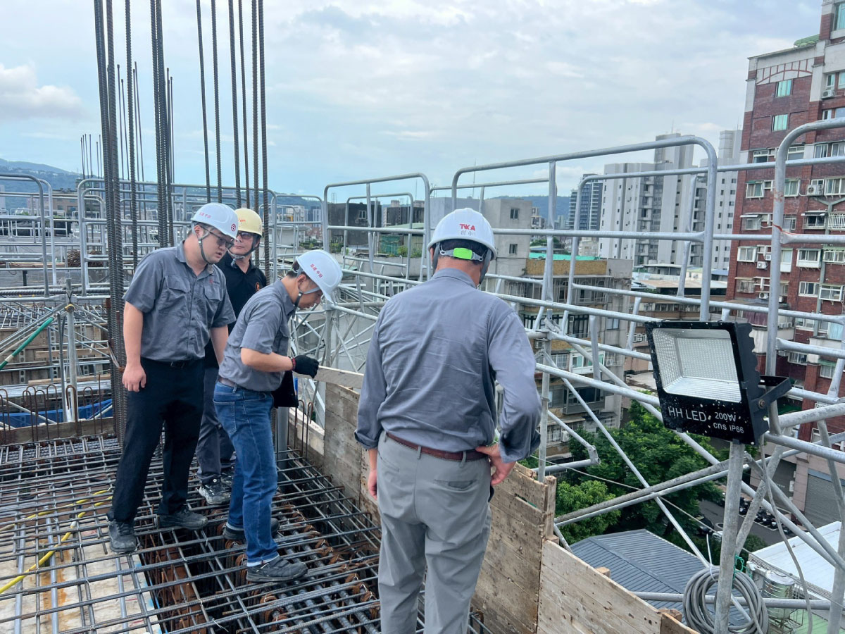 璞園喆里東 7FL灌漿前鋼筋模板查驗