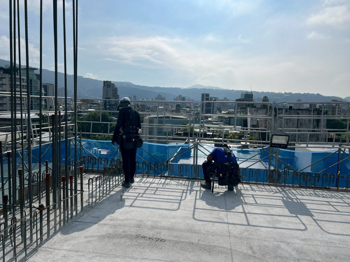 璞園喆里東 8F放樣