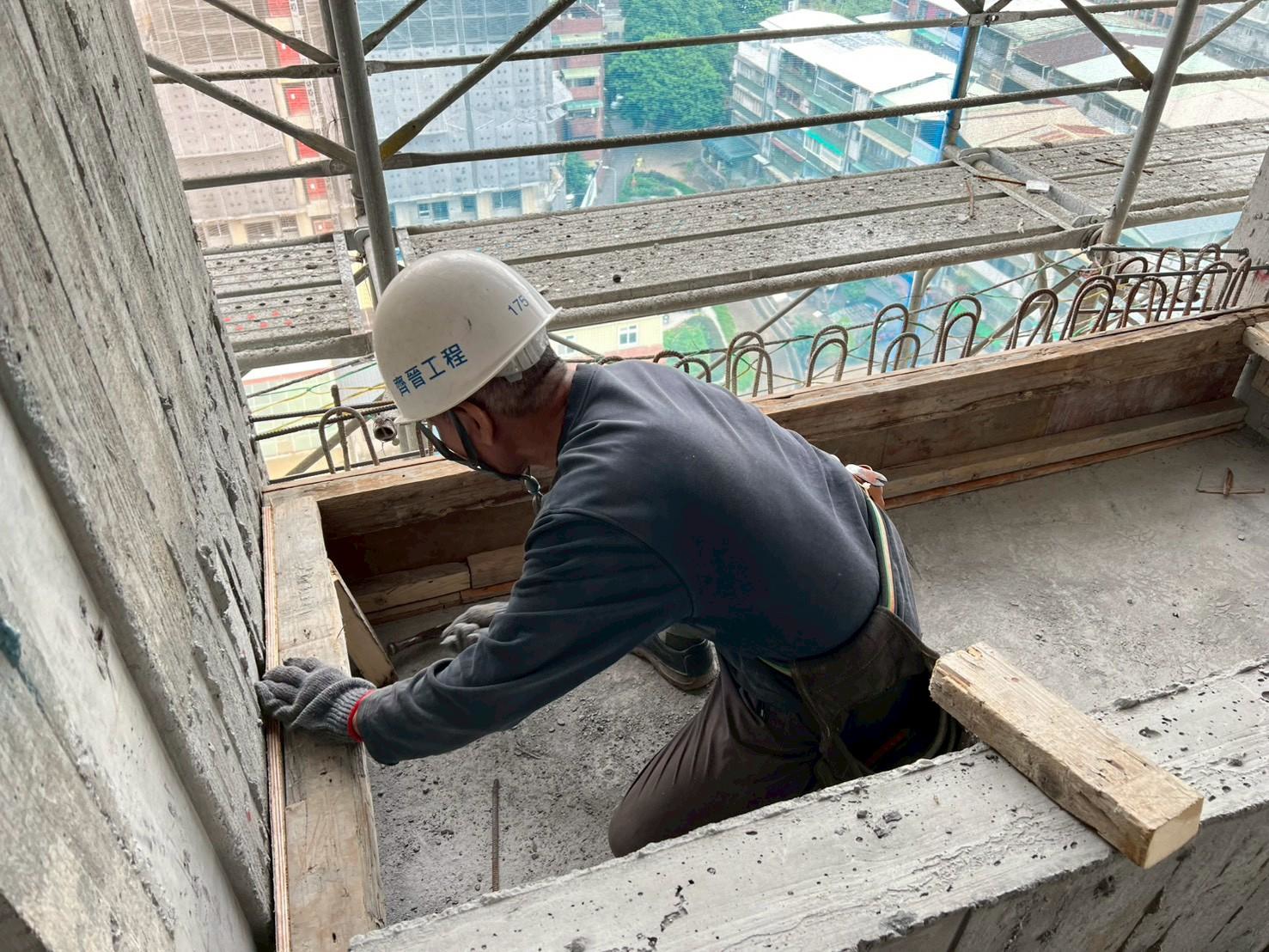 璞園喆里東 墩座組模