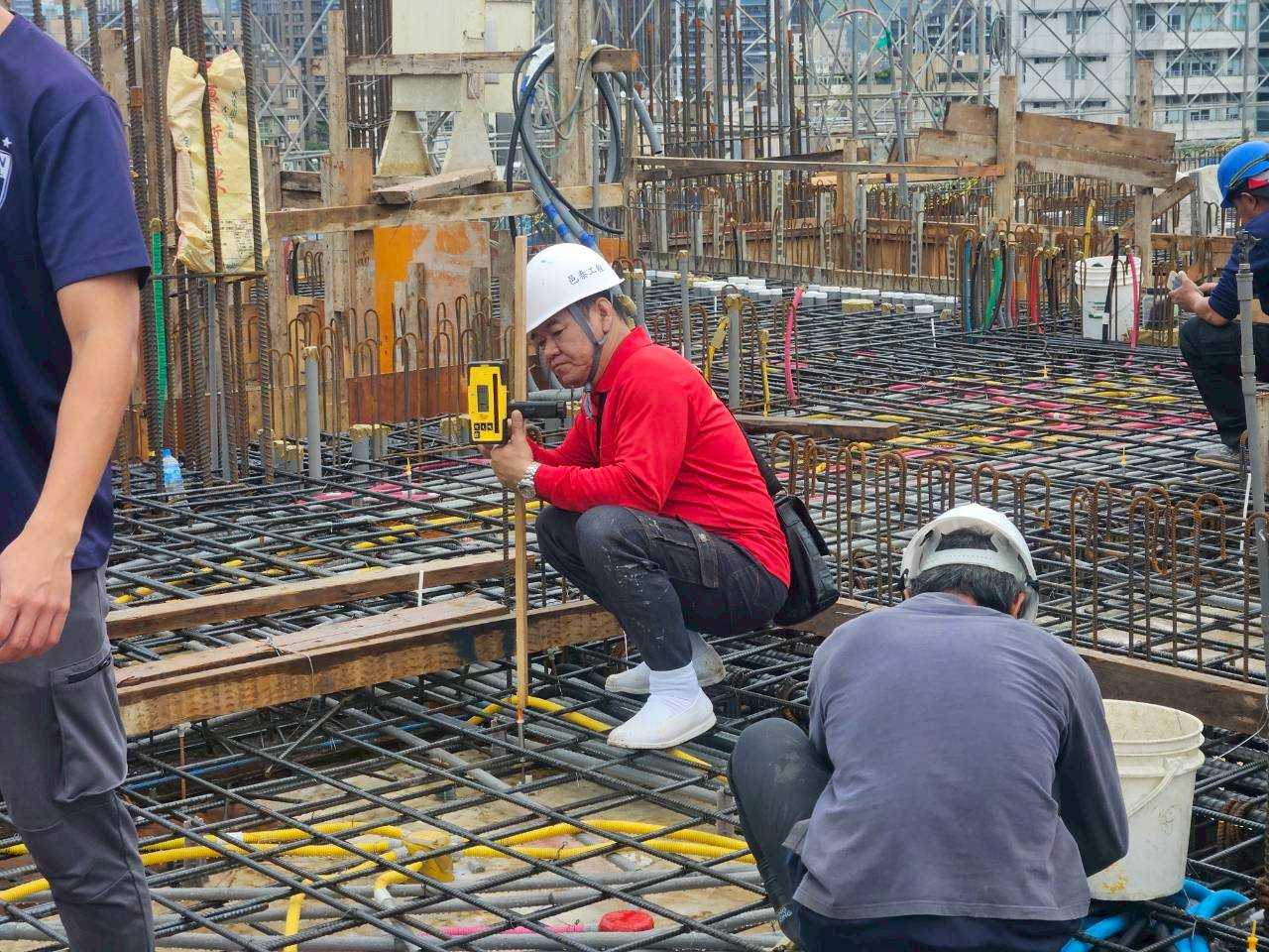 璞園喆里東 標高器施作