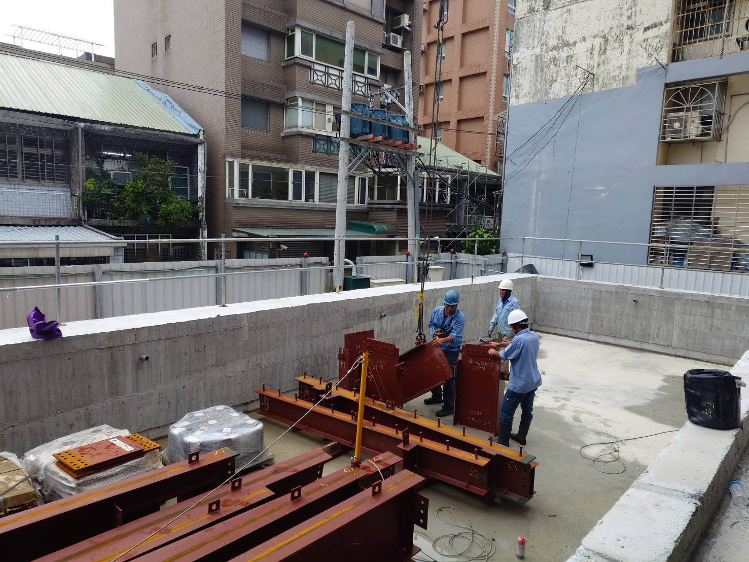 築觀 第二節制震壁吊裝