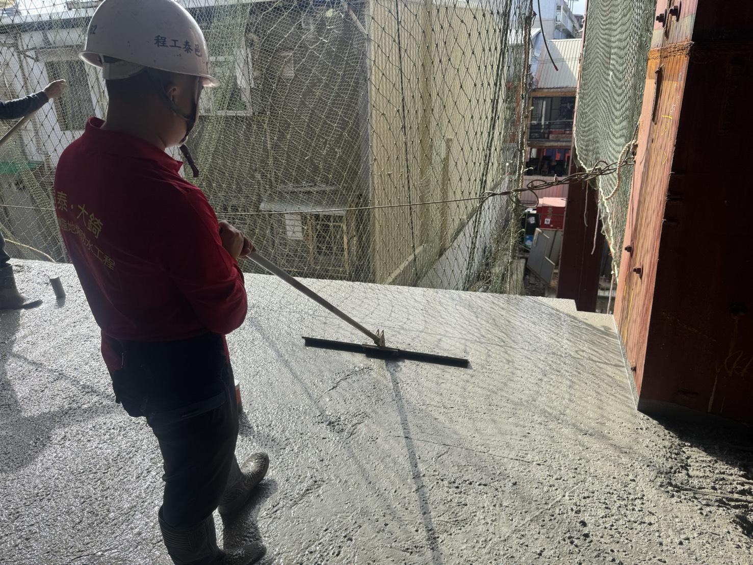 築觀 2FL灌漿整體粉光施作