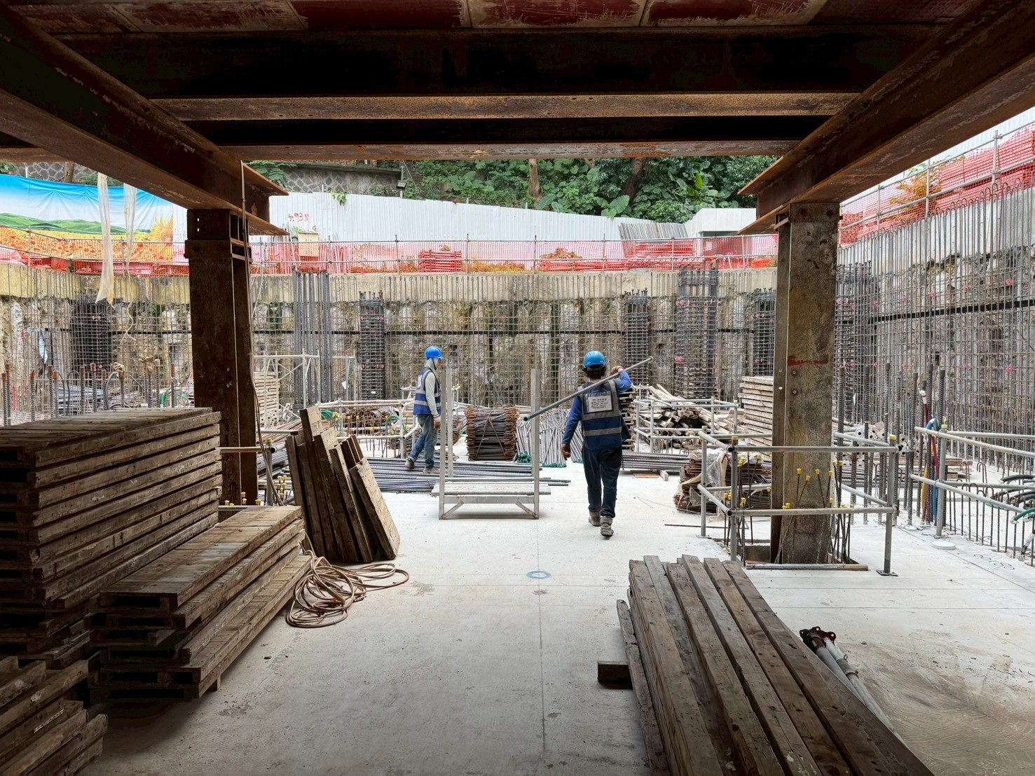 璞園泊隱 2025.08.18 B1FL版面鋼筋物料整理