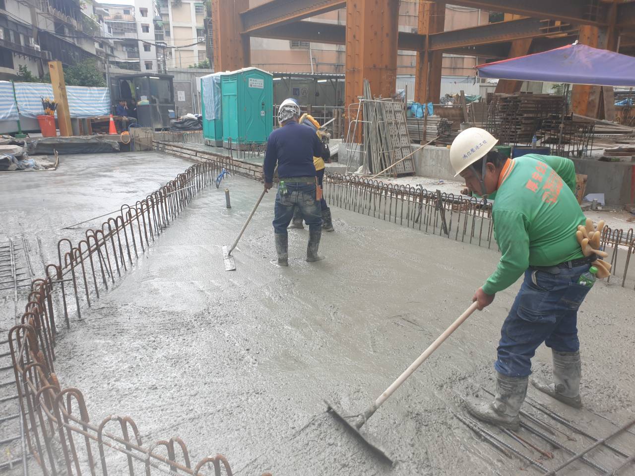 璞園泊隱 2025.11.21 1FL西側樑版混凝土澆置