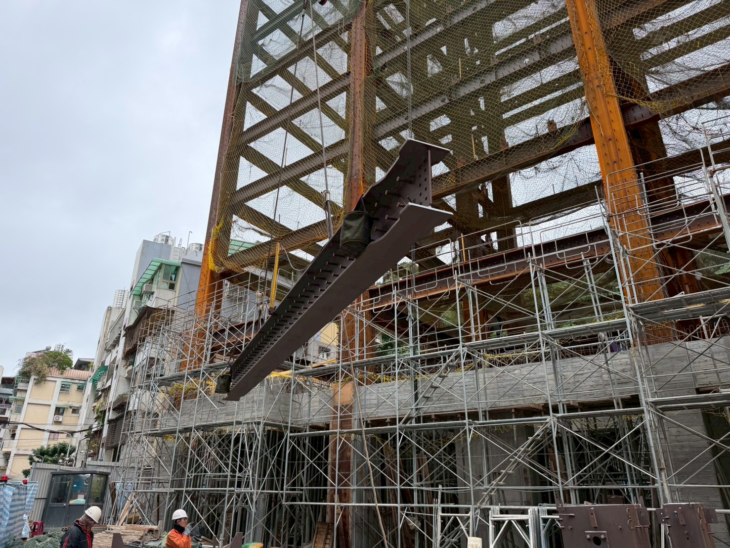 璞園泊隱 2026.01.22 第七節(非塔吊區)鋼樑吊裝