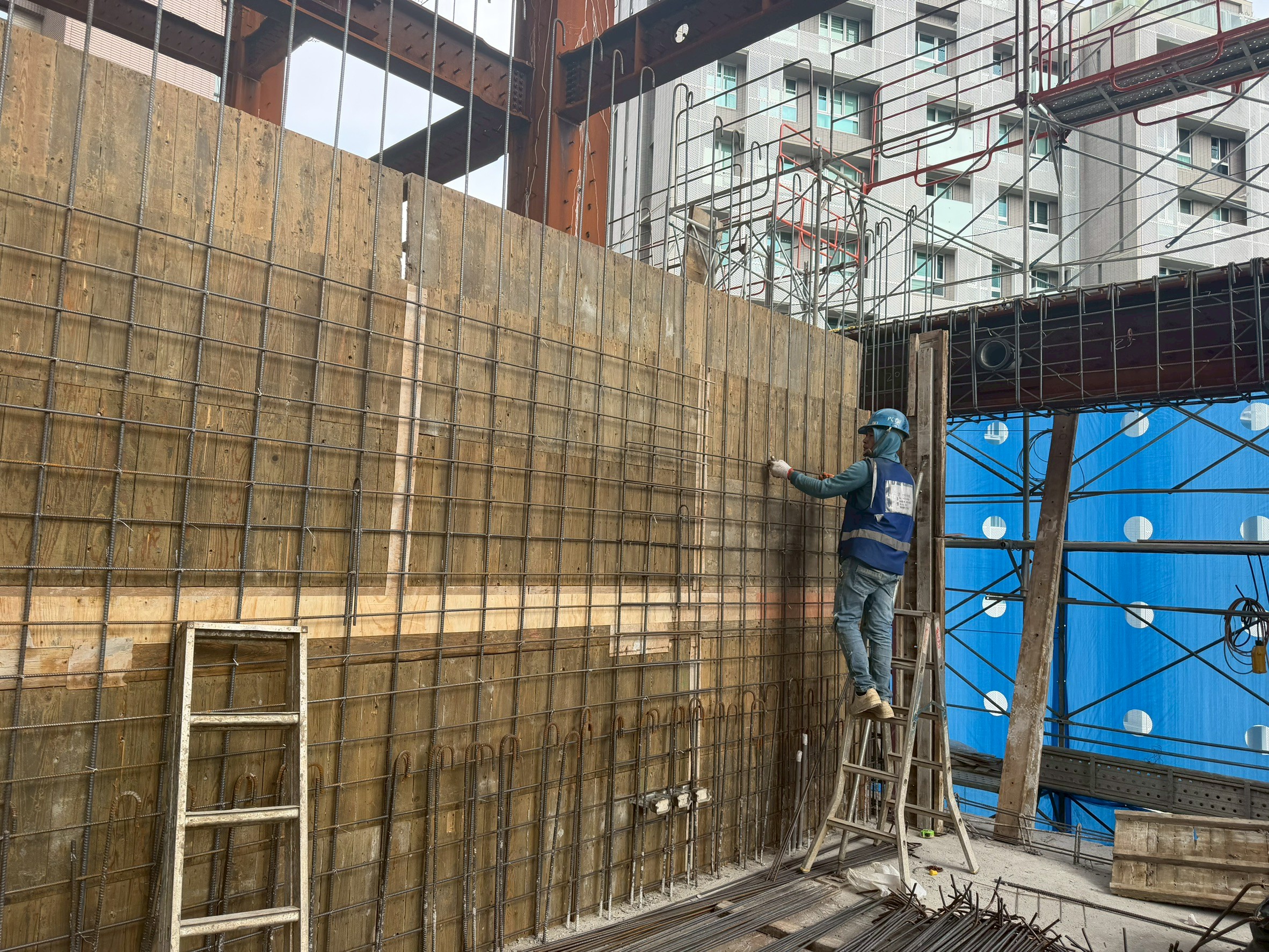 璞園泊隱 2026.06.24 7F牆鋼筋工程綁紮