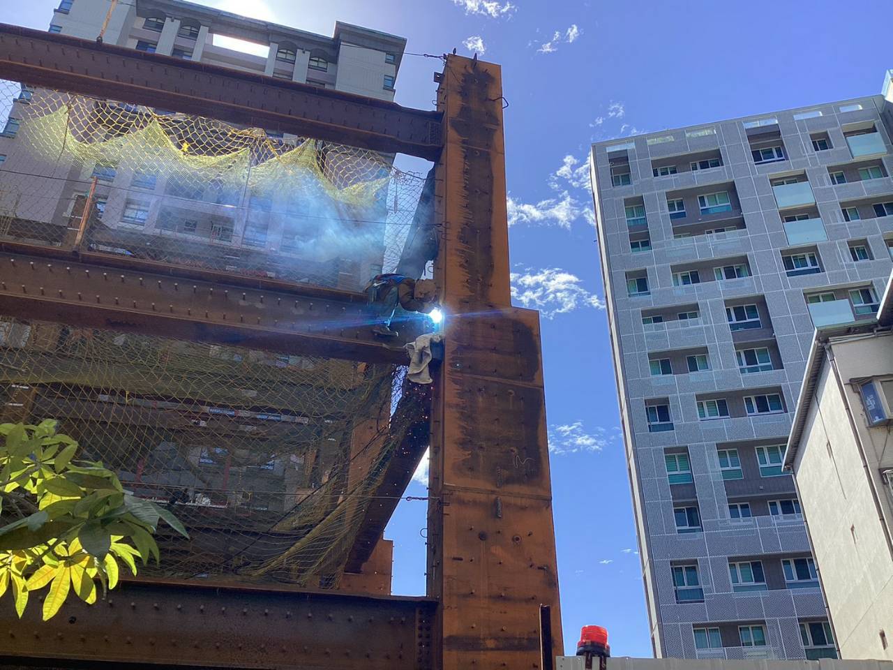 璞園泊隱 2025.09.24 第二節3FL鋼樑電焊工程