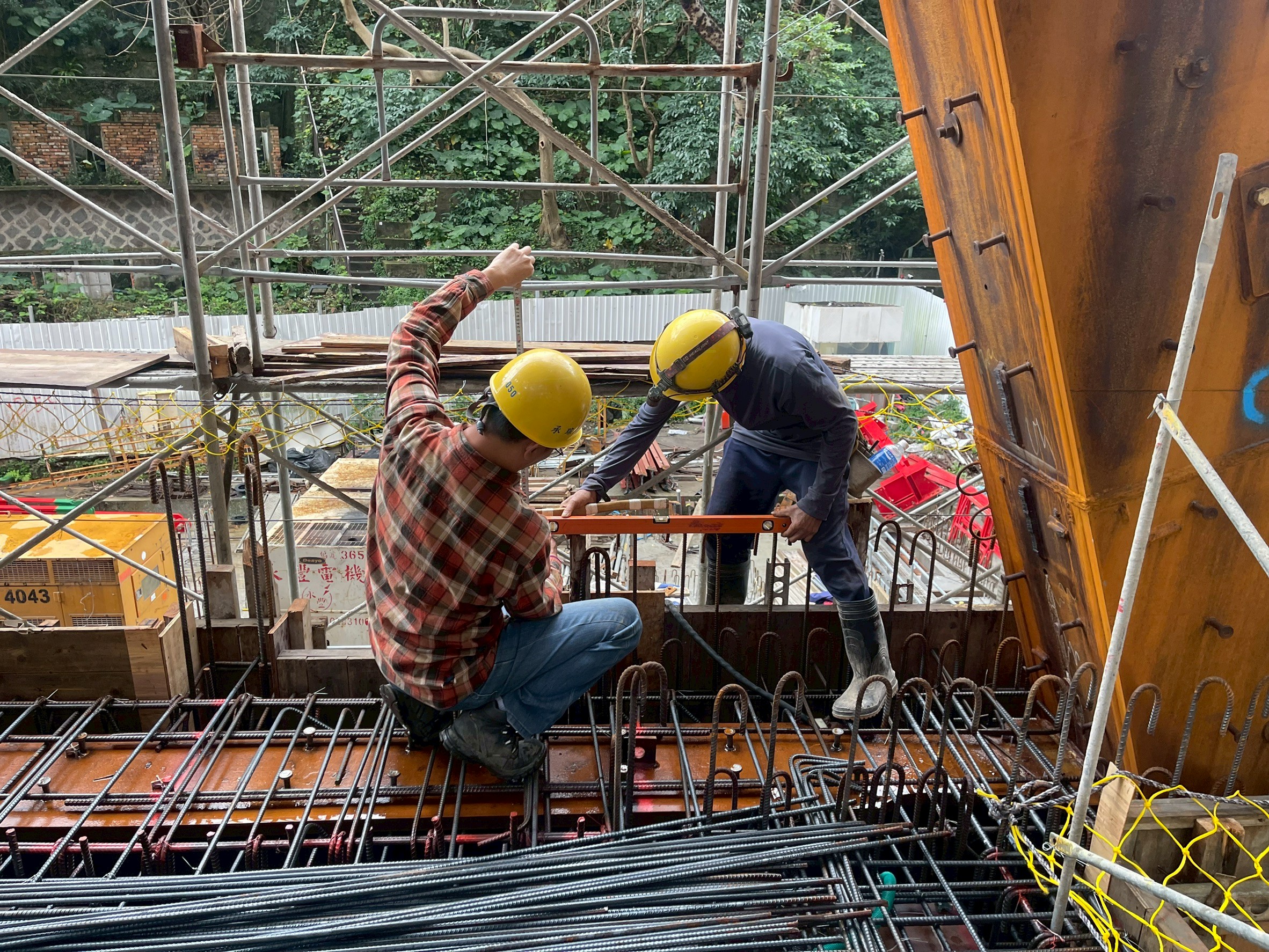 璞園泊隱 2026.01.01 2FL目的棒施作