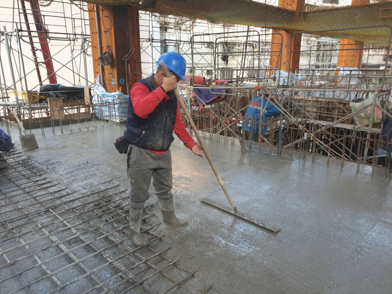 璞園泊隱 2026.01.03 2FL混凝土澆置整平