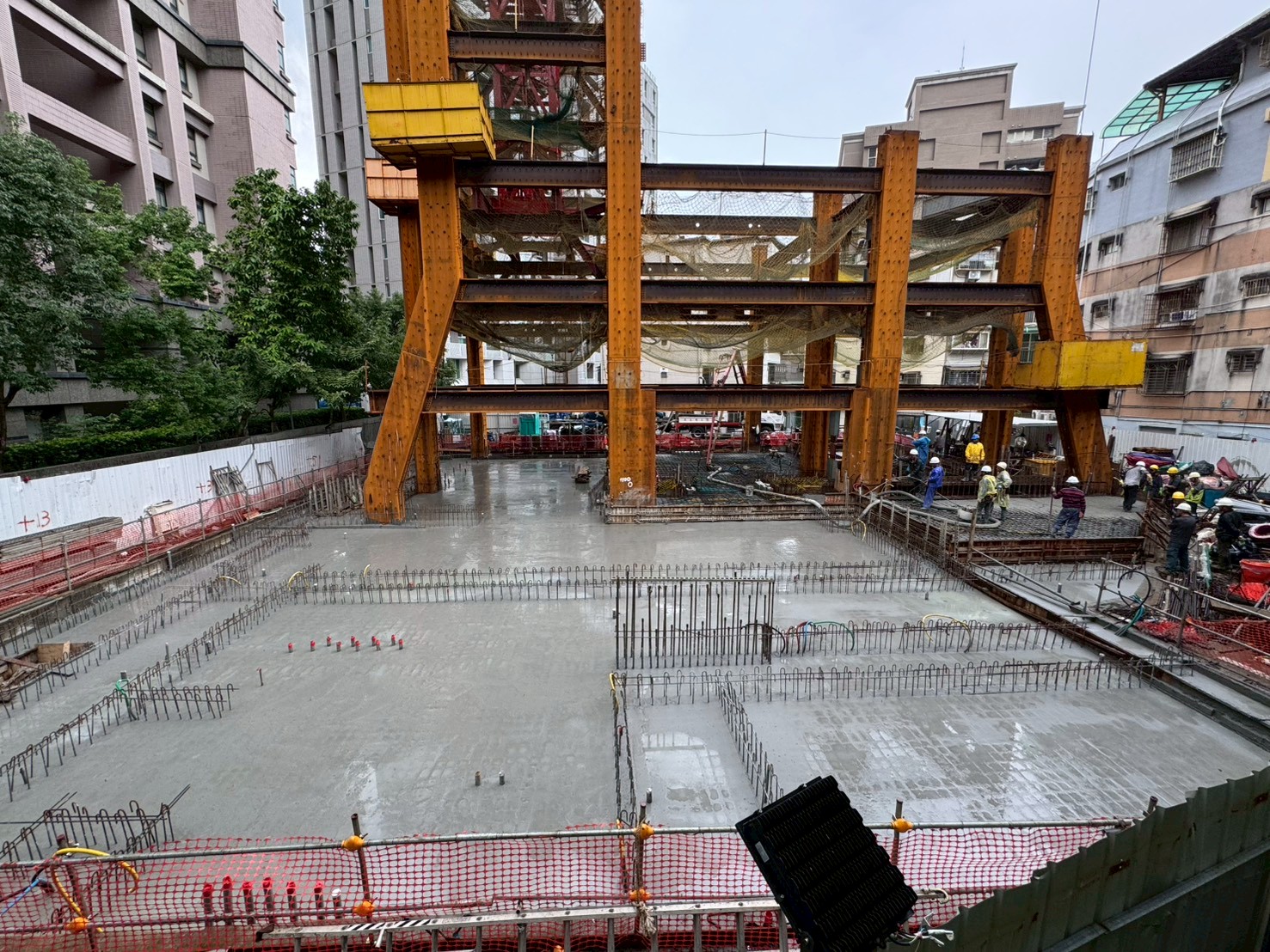 璞園泊隱 2025.11.11 1FL樑版結構混凝土澆置