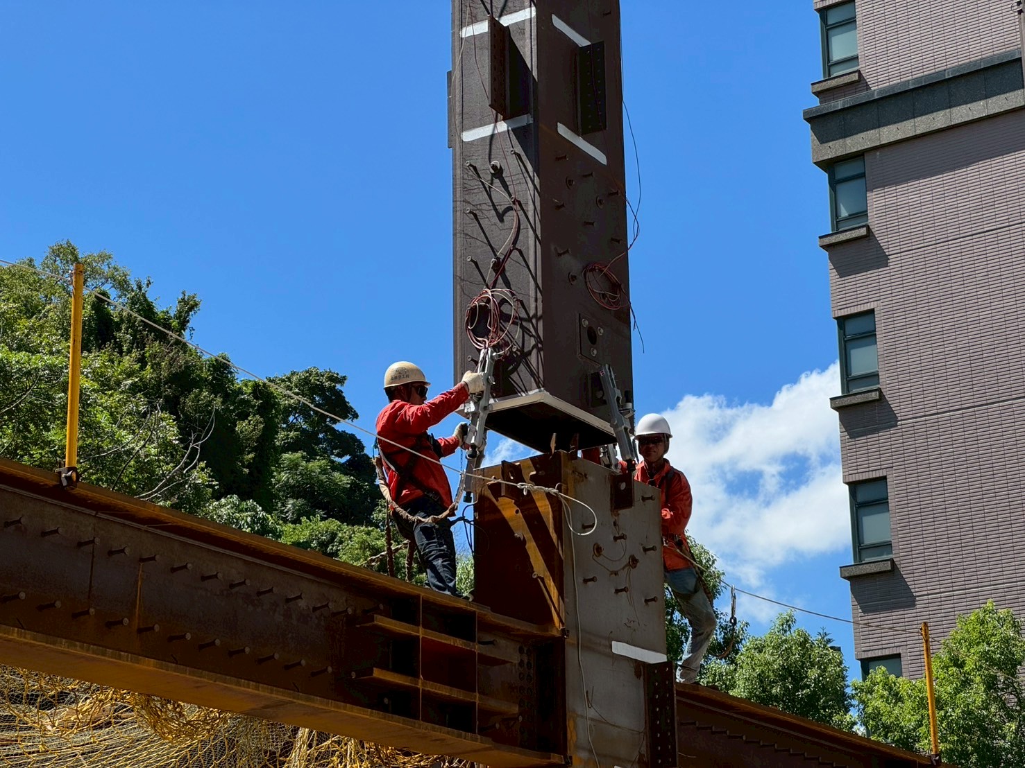 璞園泊隱 2025.09.05 第一區第二節鋼柱吊裝